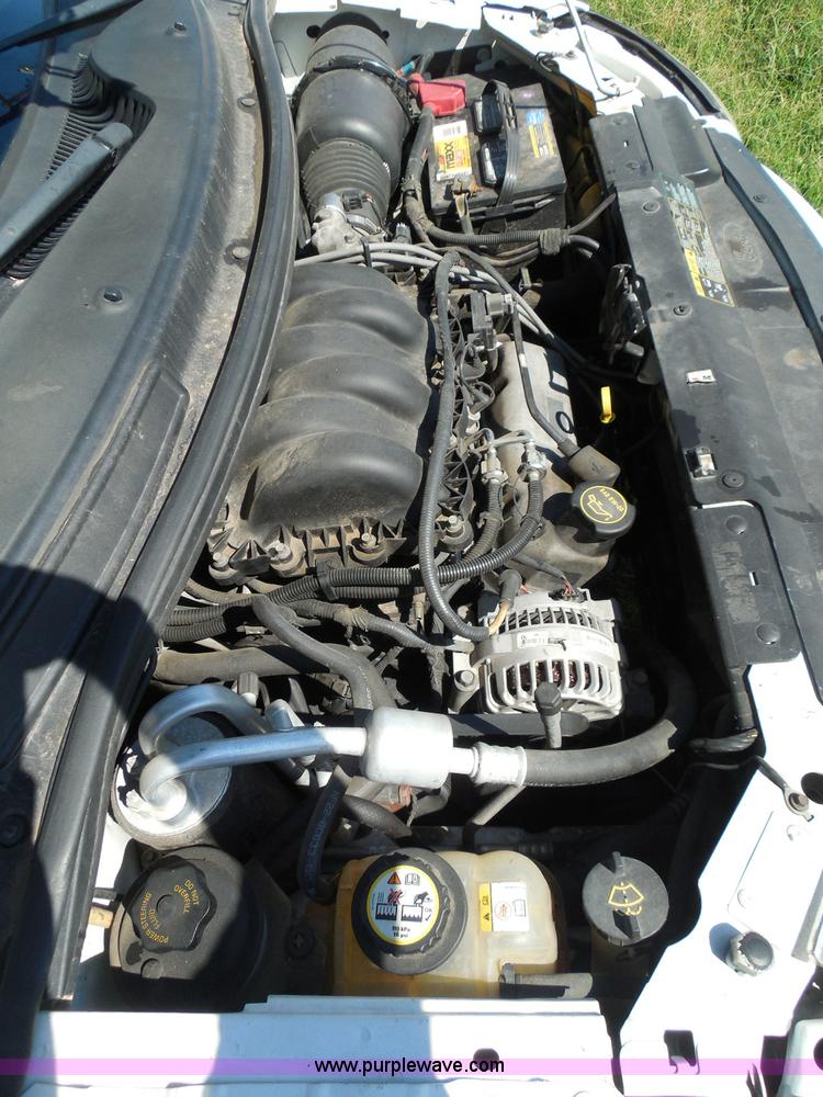 image for item I3425 2003 Ford Windstar LX van