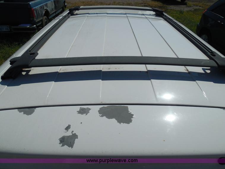 image for item I3425 2003 Ford Windstar LX van