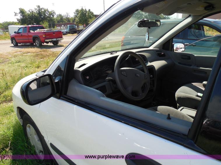 image for item I3425 2003 Ford Windstar LX van