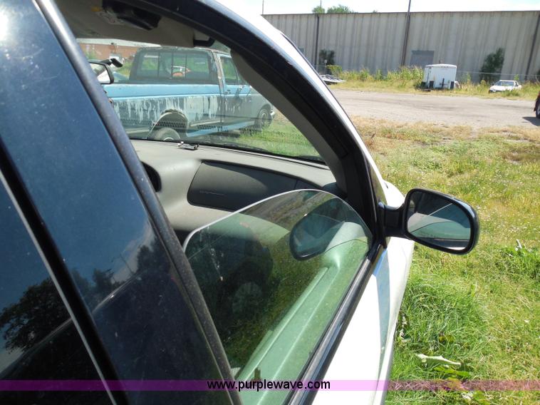 image for item I3425 2003 Ford Windstar LX van