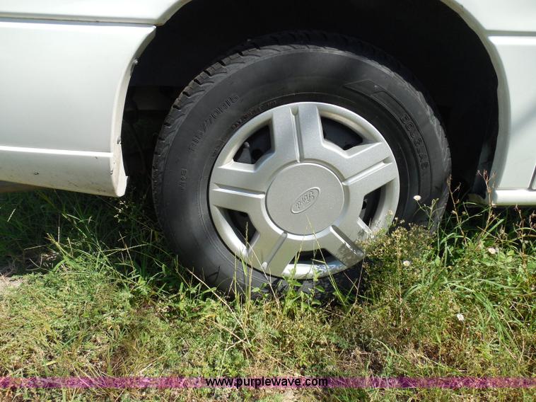 image for item I3425 2003 Ford Windstar LX van
