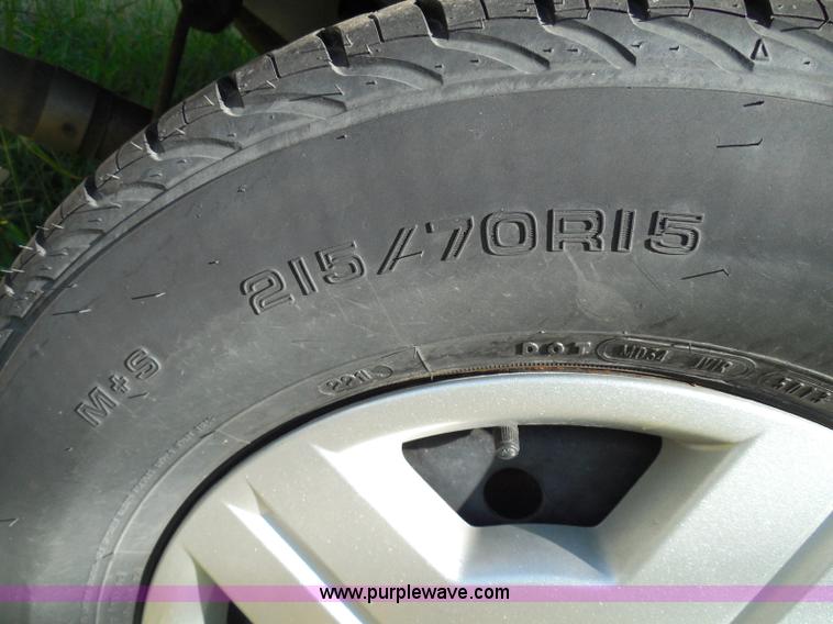 image for item I3425 2003 Ford Windstar LX van