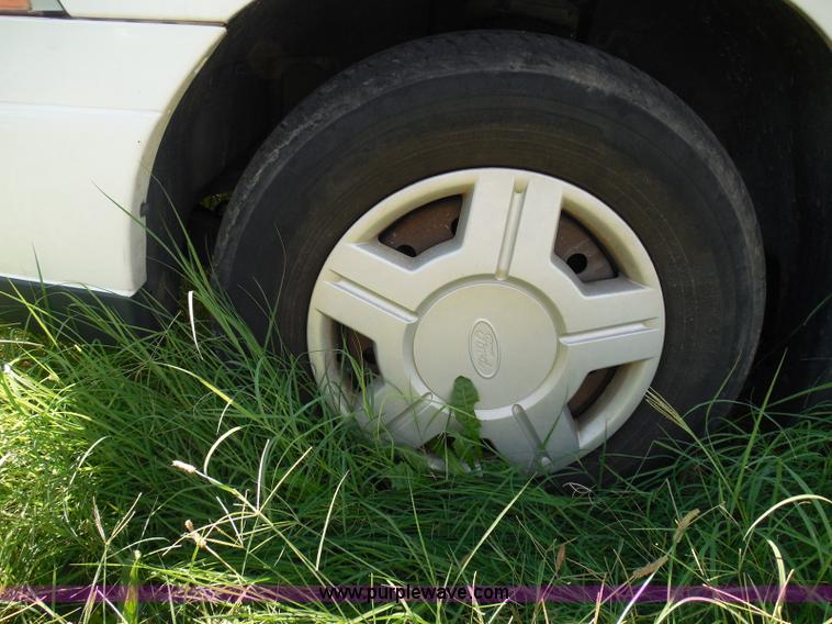 image for item I3425 2003 Ford Windstar LX van