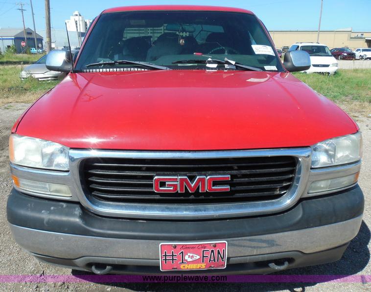image for item I3426 2001 GMC Sierra 1500 SL Ext. Cab pickup truck