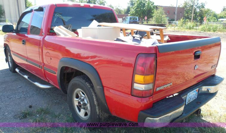 image for item I3426 2001 GMC Sierra 1500 SL Ext. Cab pickup truck