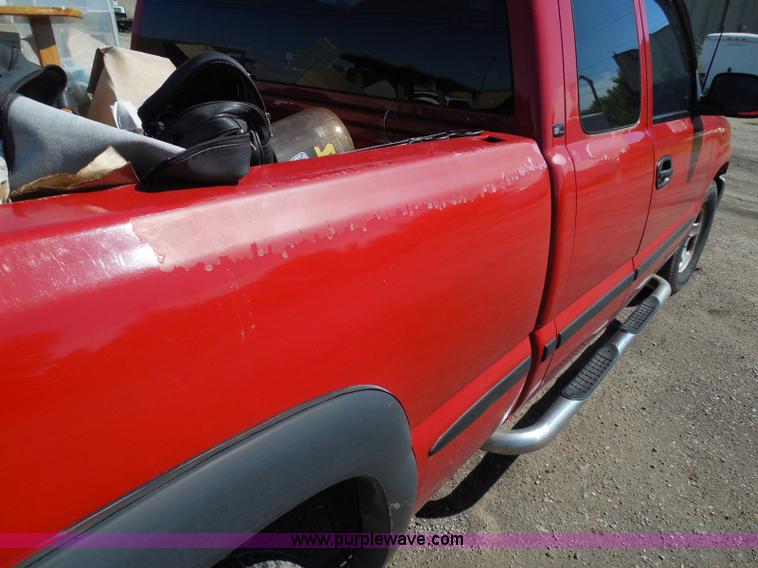 image for item I3426 2001 GMC Sierra 1500 SL Ext. Cab pickup truck