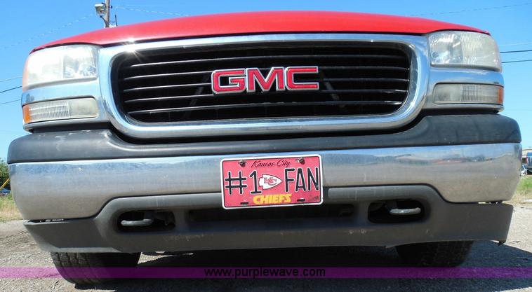 image for item I3426 2001 GMC Sierra 1500 SL Ext. Cab pickup truck