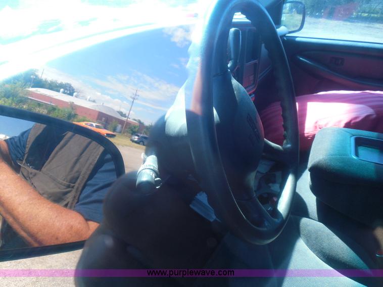 image for item I3426 2001 GMC Sierra 1500 SL Ext. Cab pickup truck