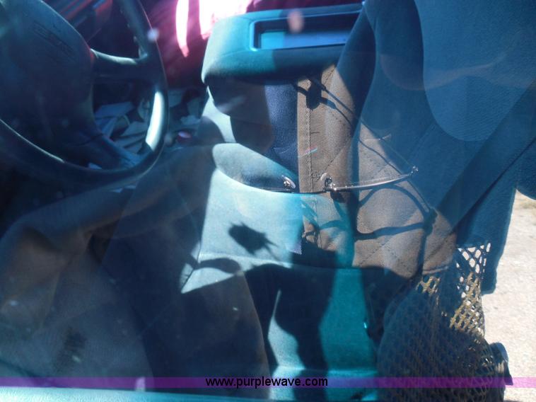 image for item I3426 2001 GMC Sierra 1500 SL Ext. Cab pickup truck