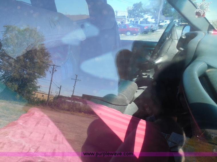 image for item I3426 2001 GMC Sierra 1500 SL Ext. Cab pickup truck