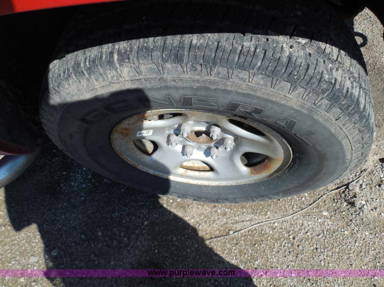 image for item I3426 2001 GMC Sierra 1500 SL Ext. Cab pickup truck