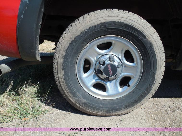 image for item I3426 2001 GMC Sierra 1500 SL Ext. Cab pickup truck