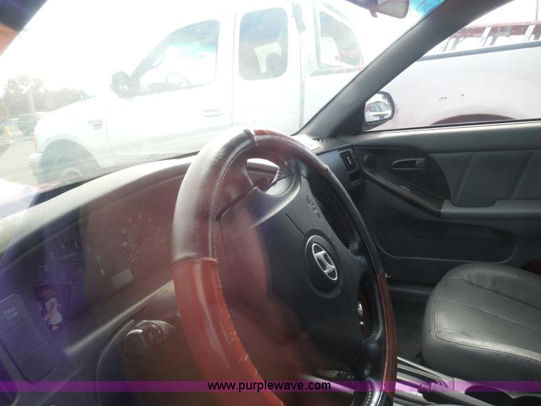 image for item I3471 2004 Hyundai Elantra GT