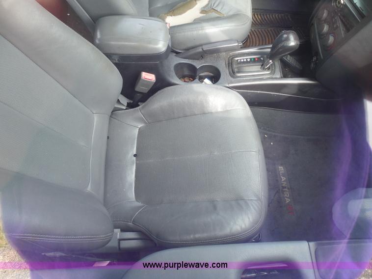 image for item I3471 2004 Hyundai Elantra GT