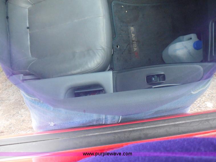 image for item I3471 2004 Hyundai Elantra GT