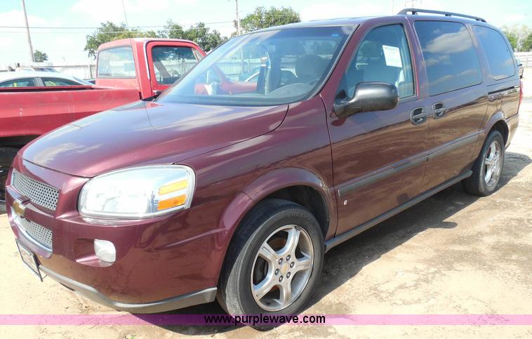 image for item I3475 2007 Chevrolet Uplander LS van