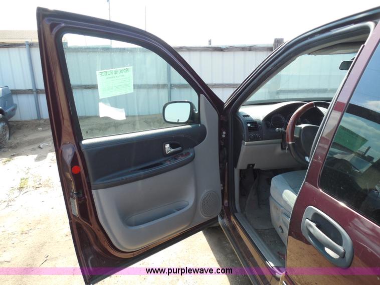 image for item I3475 2007 Chevrolet Uplander LS van