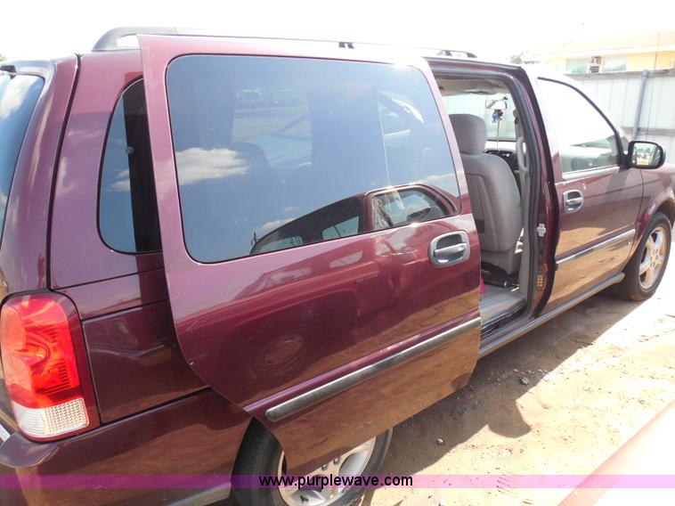 image for item I3475 2007 Chevrolet Uplander LS van