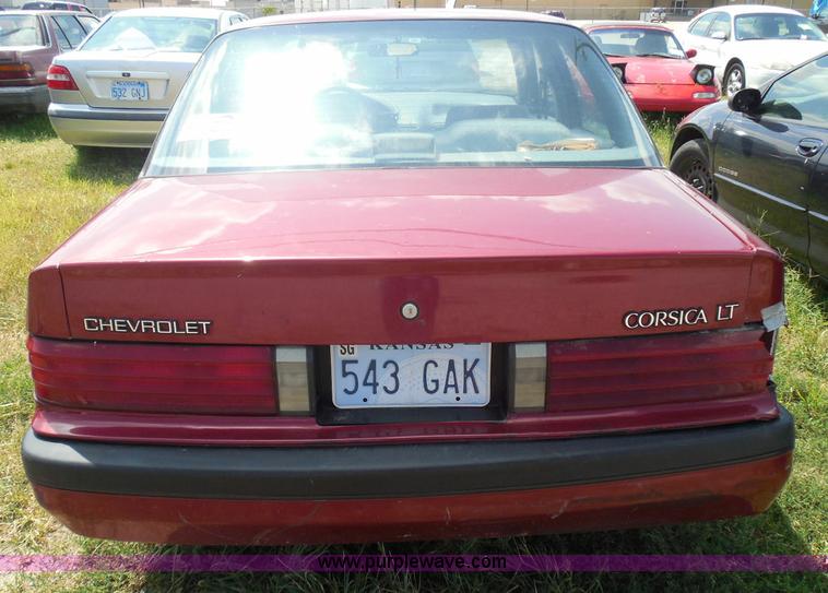 image for item I3477 1992 Chevrolet Corsica LT
