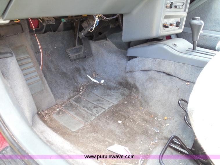 image for item I3477 1992 Chevrolet Corsica LT