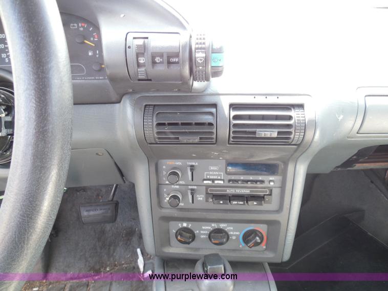 image for item I3477 1992 Chevrolet Corsica LT