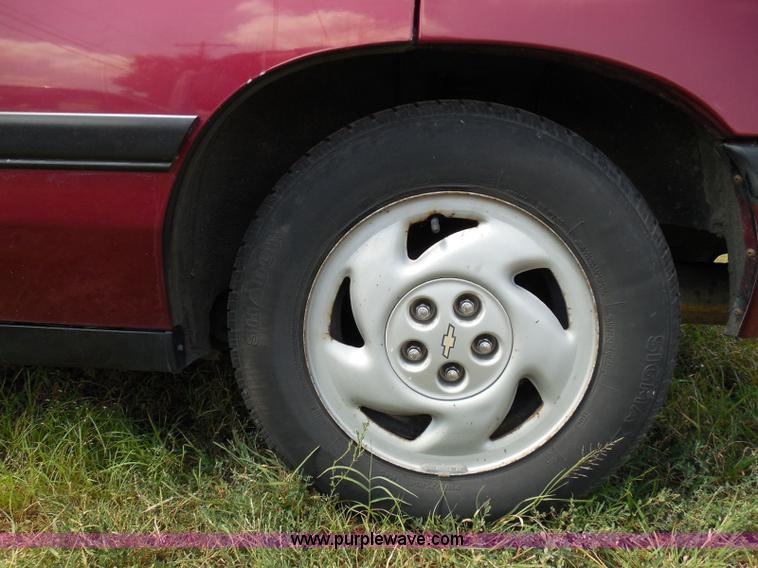 image for item I3477 1992 Chevrolet Corsica LT