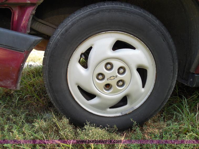 image for item I3477 1992 Chevrolet Corsica LT