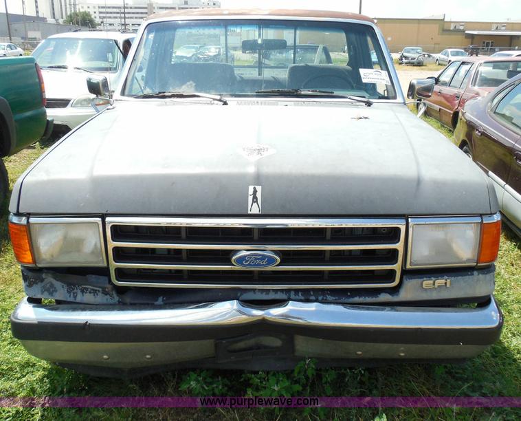image for item I3478 1990 Ford F150 XLT Lariat pickup truck