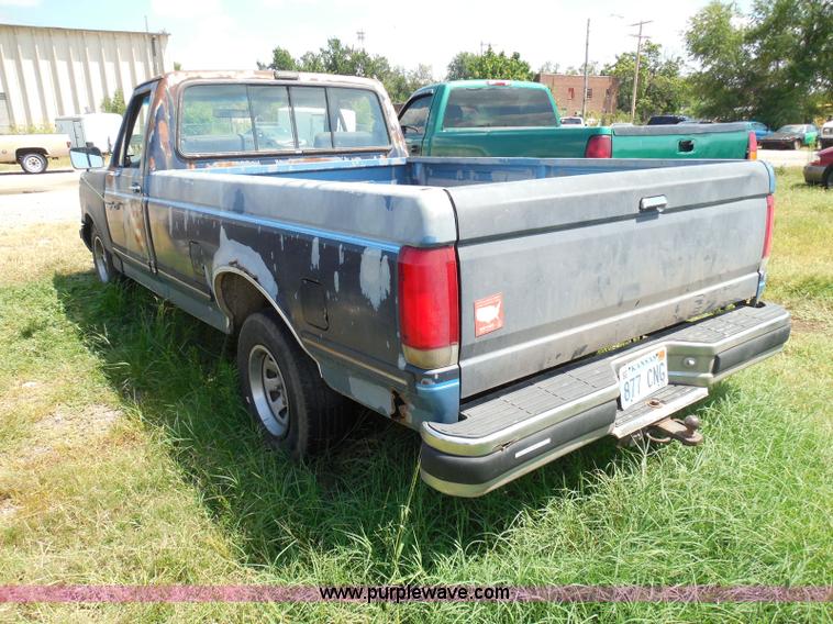 image for item I3478 1990 Ford F150 XLT Lariat pickup truck