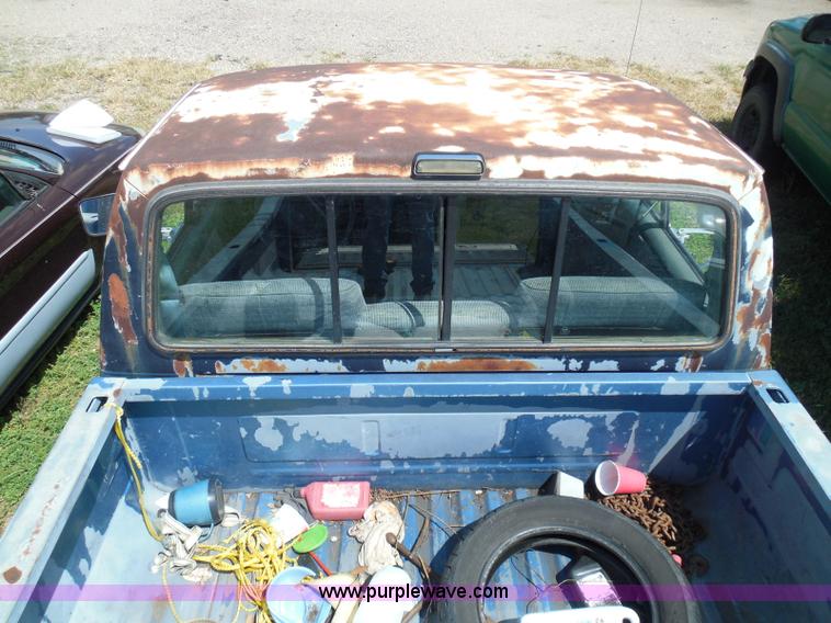 image for item I3478 1990 Ford F150 XLT Lariat pickup truck