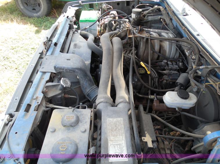 image for item I3478 1990 Ford F150 XLT Lariat pickup truck