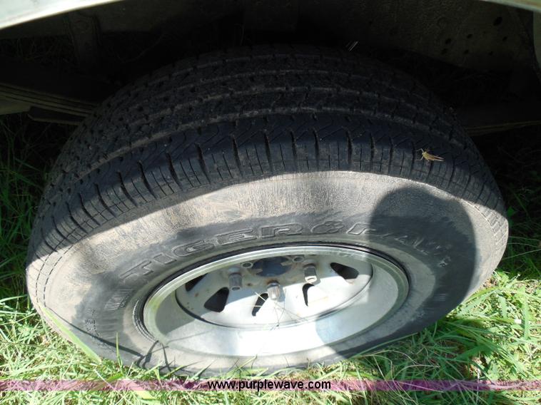 image for item I3478 1990 Ford F150 XLT Lariat pickup truck