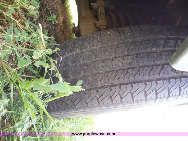 image for item I3478 1990 Ford F150 XLT Lariat pickup truck