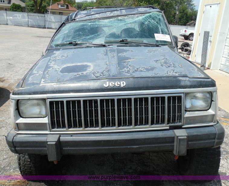 image for item I3479 1995 Jeep Cherokee SUV