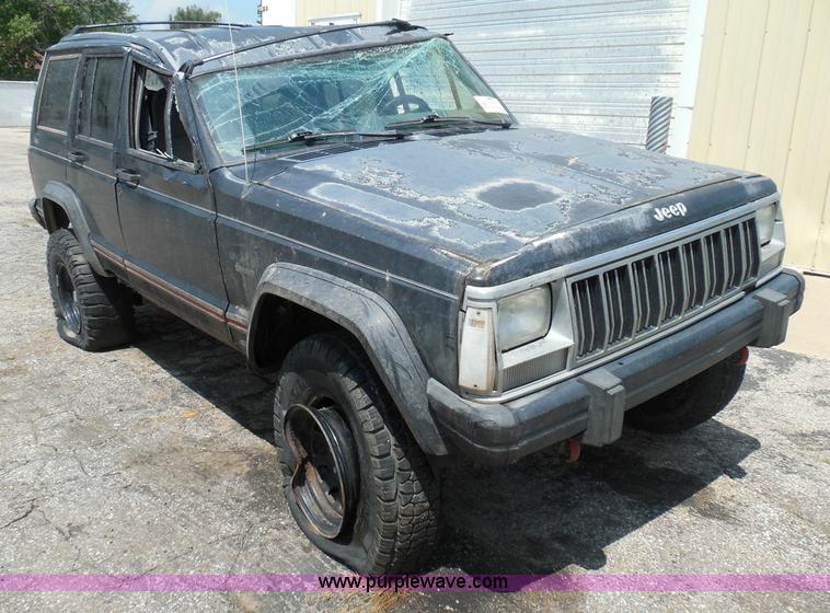 image for item I3479 1995 Jeep Cherokee SUV