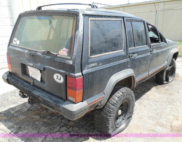 image for item I3479 1995 Jeep Cherokee SUV
