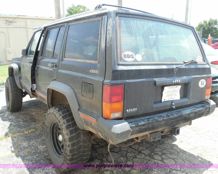 image for item I3479 1995 Jeep Cherokee SUV