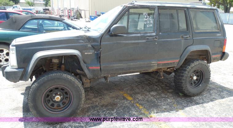 image for item I3479 1995 Jeep Cherokee SUV