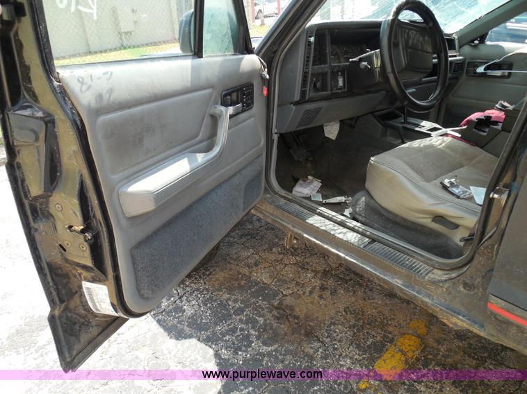 image for item I3479 1995 Jeep Cherokee SUV