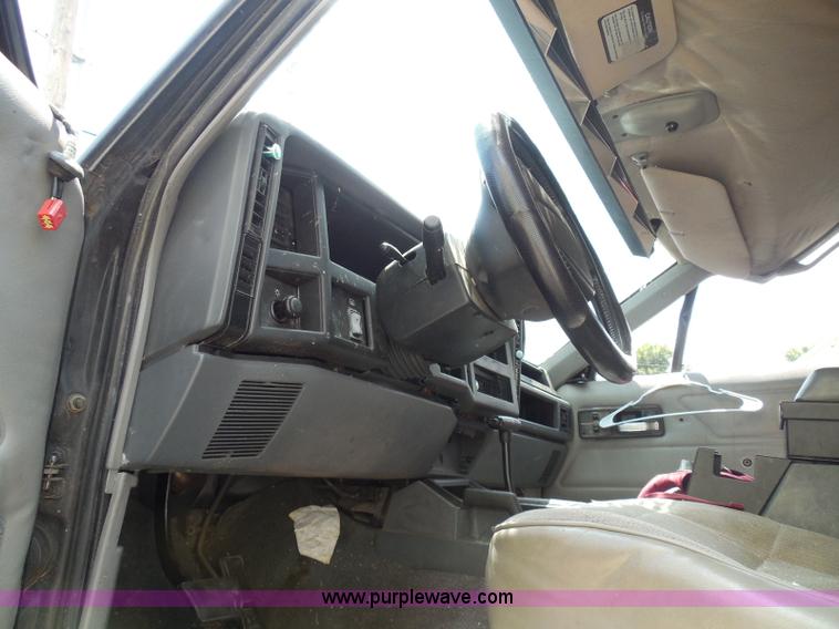image for item I3479 1995 Jeep Cherokee SUV