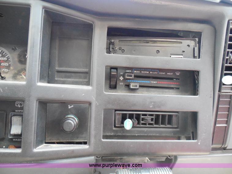 image for item I3479 1995 Jeep Cherokee SUV