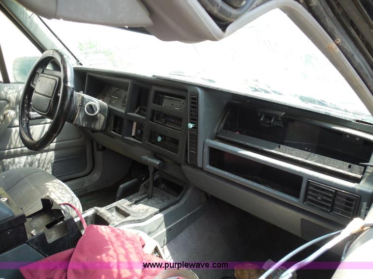 image for item I3479 1995 Jeep Cherokee SUV