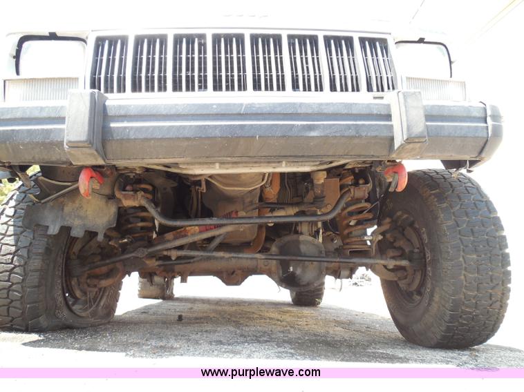 image for item I3479 1995 Jeep Cherokee SUV