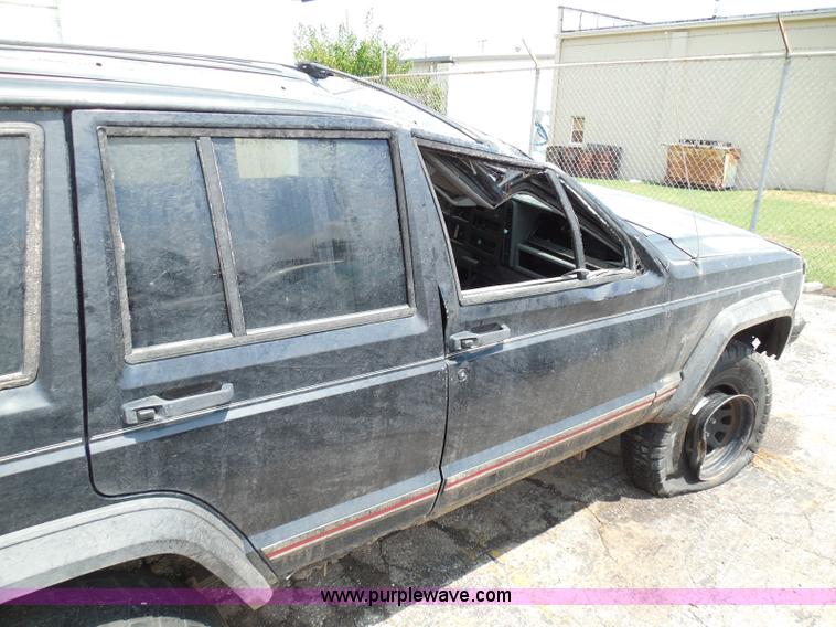 image for item I3479 1995 Jeep Cherokee SUV