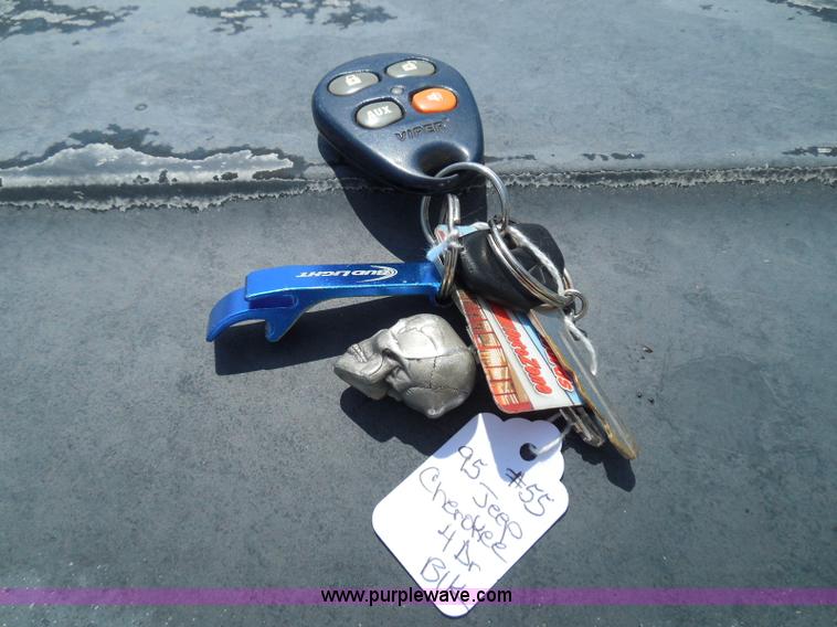 image for item I3479 1995 Jeep Cherokee SUV