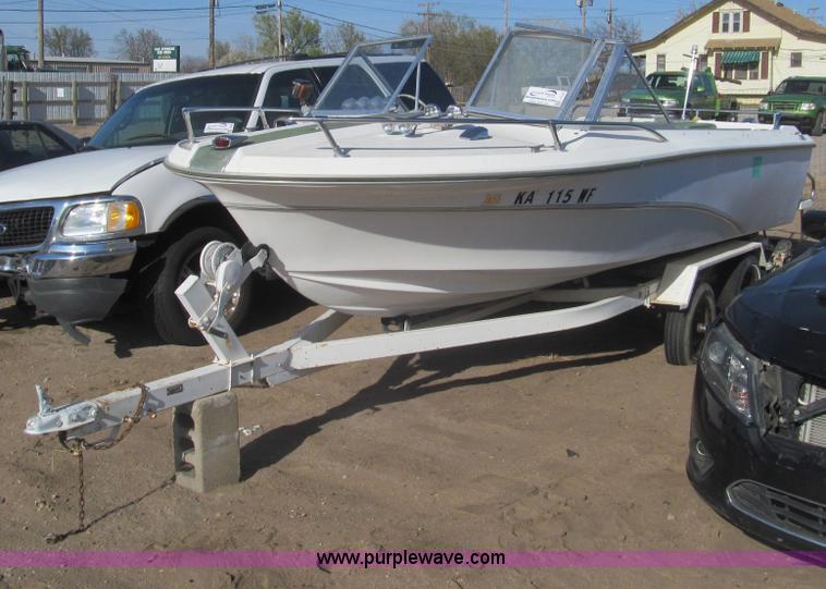 image for item I7123 1969 Mark Twain 17'L boat