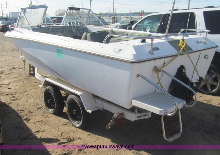 image for item I7123 1969 Mark Twain 17'L boat