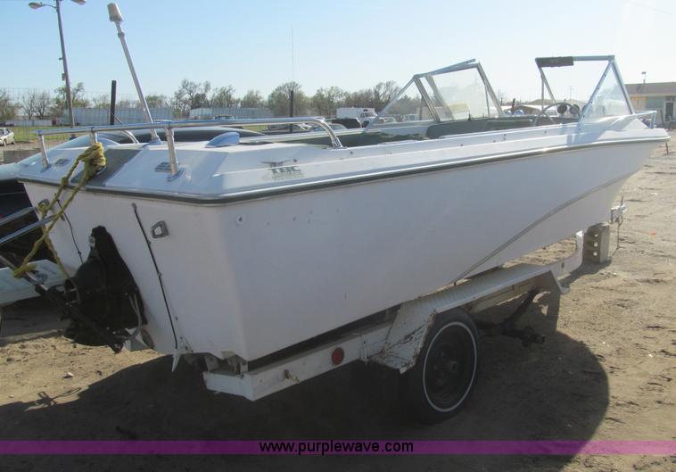 image for item I7123 1969 Mark Twain 17'L boat