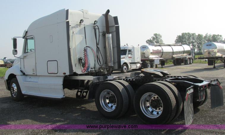 image for item AW9898 2005 Freightliner Columbia Heritage Edition semi truck