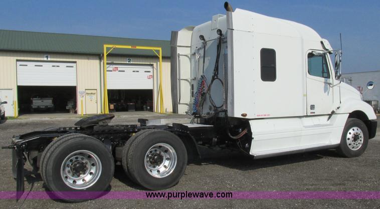 image for item AW9898 2005 Freightliner Columbia Heritage Edition semi truck